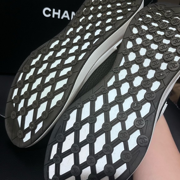 Chanel women sneakers - Picture 4 of 8